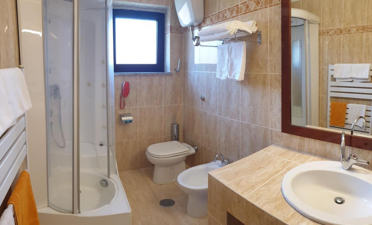 Palahotel Vallenoce Decollatura Bagian luar foto