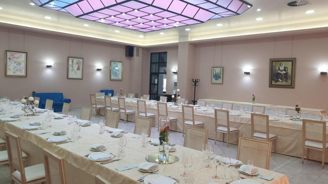 Palahotel Vallenoce Decollatura Bagian luar foto