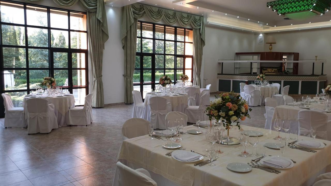 Palahotel Vallenoce Decollatura Bagian luar foto
